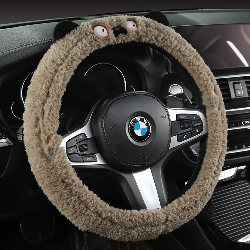 卡通羊羔绒方向盘套 | 冬季温暖又萌趣的无内圈熊猫把套,98%车型通用